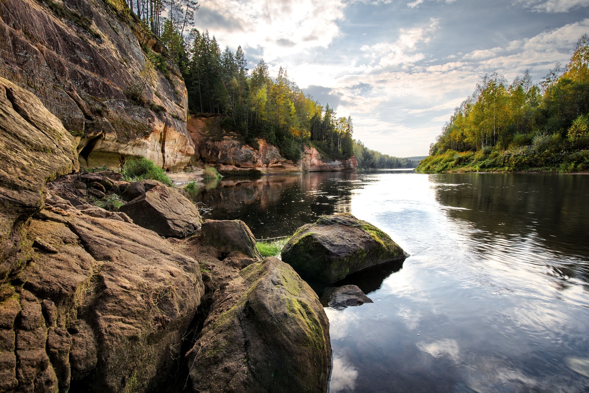 Lettland. Fluss Gauja in der Nähe der Adlerklippe. ❤️ nominiert ?